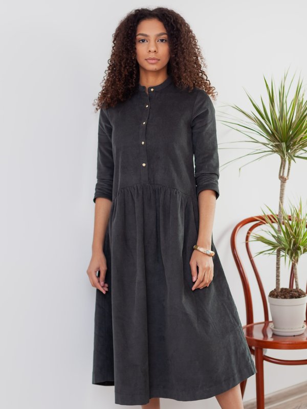 Lässiges Kleid in Dunkelgrau